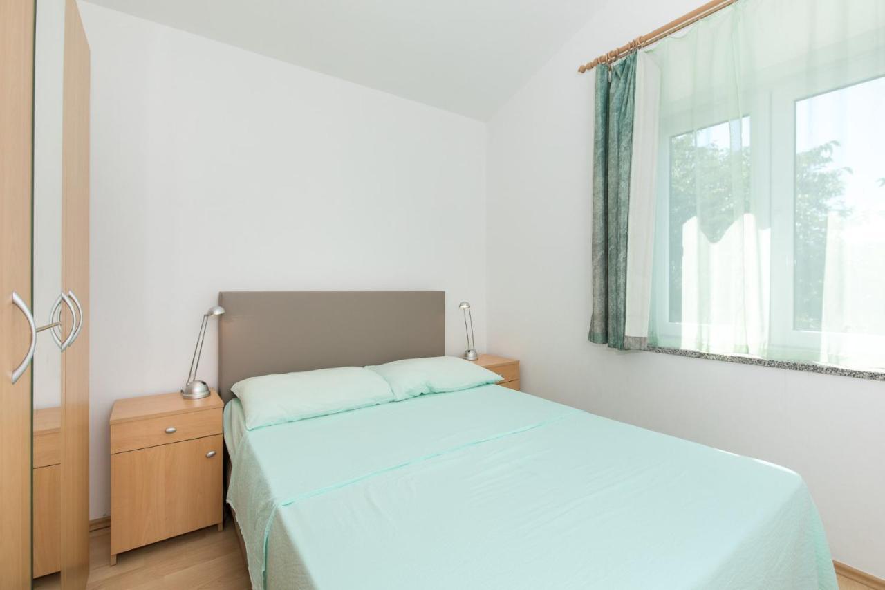 Apartment Cvijic Beige Punat Exterior foto
